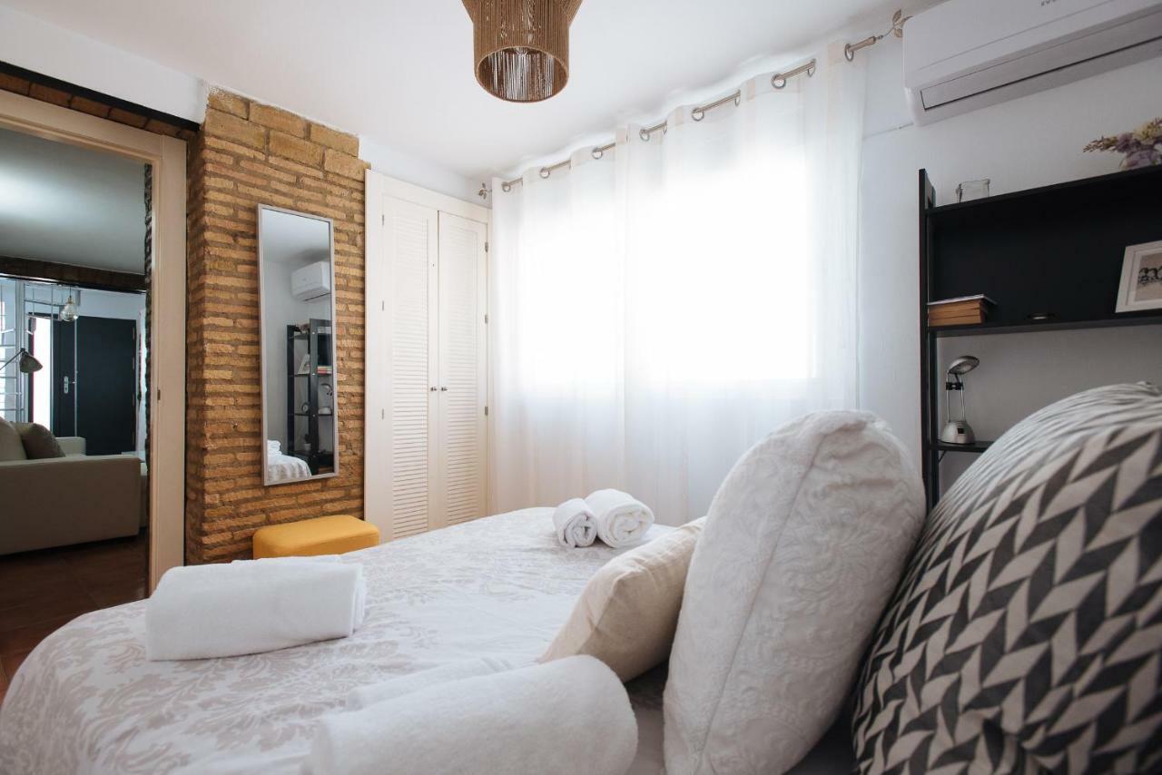 Cozy Attic With Terrace- 1Bd 1Bth- San Vicente Apartamento Sevilha Exterior foto